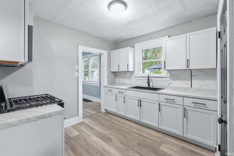 2209 Curdes Avenue Fort Wayne IN 46805