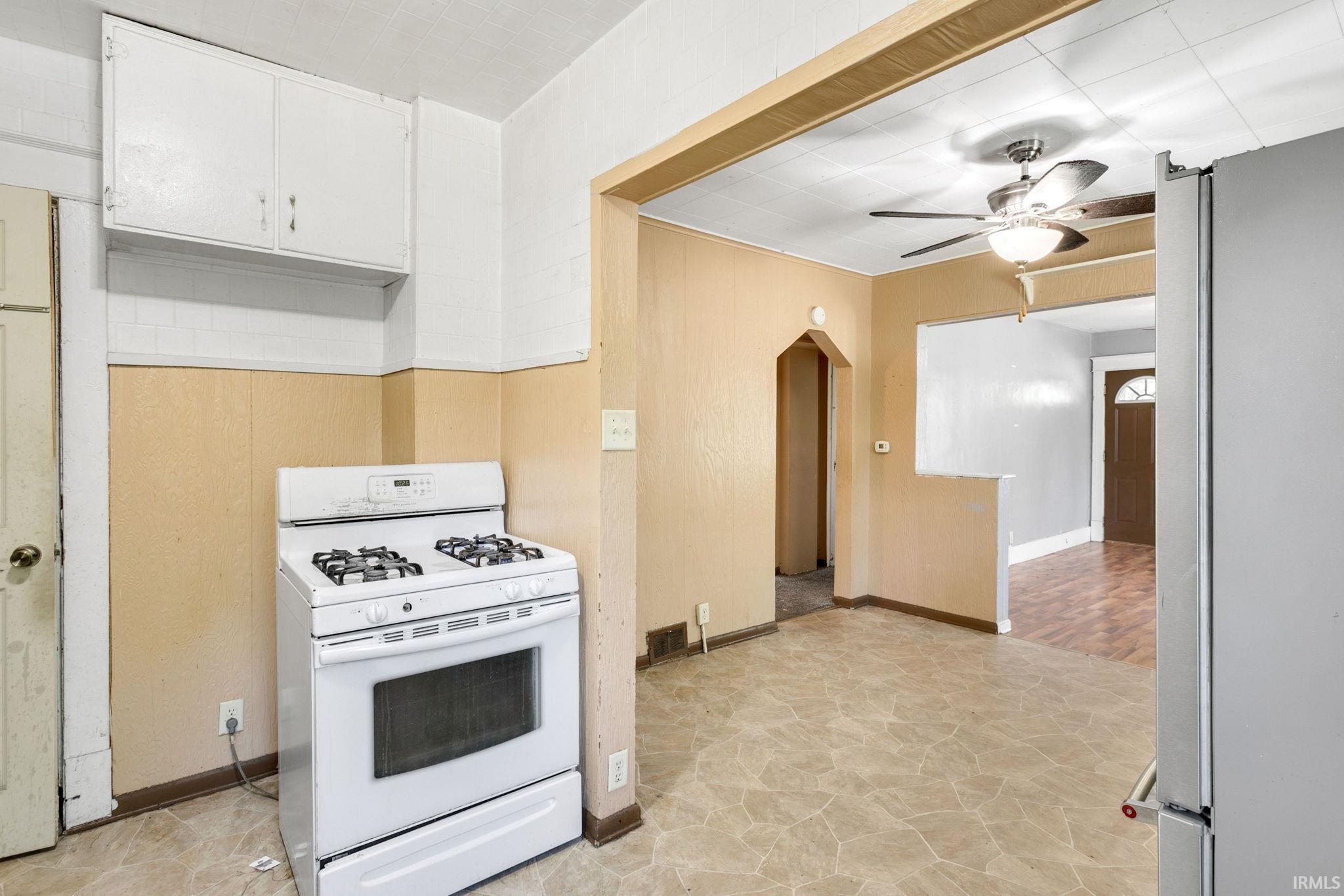 1702 S Taylor Street South Bend IN 46613
