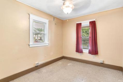 1702 S Taylor Street South Bend IN 46613