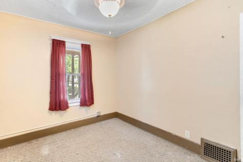 1702 S Taylor Street South Bend IN 46613