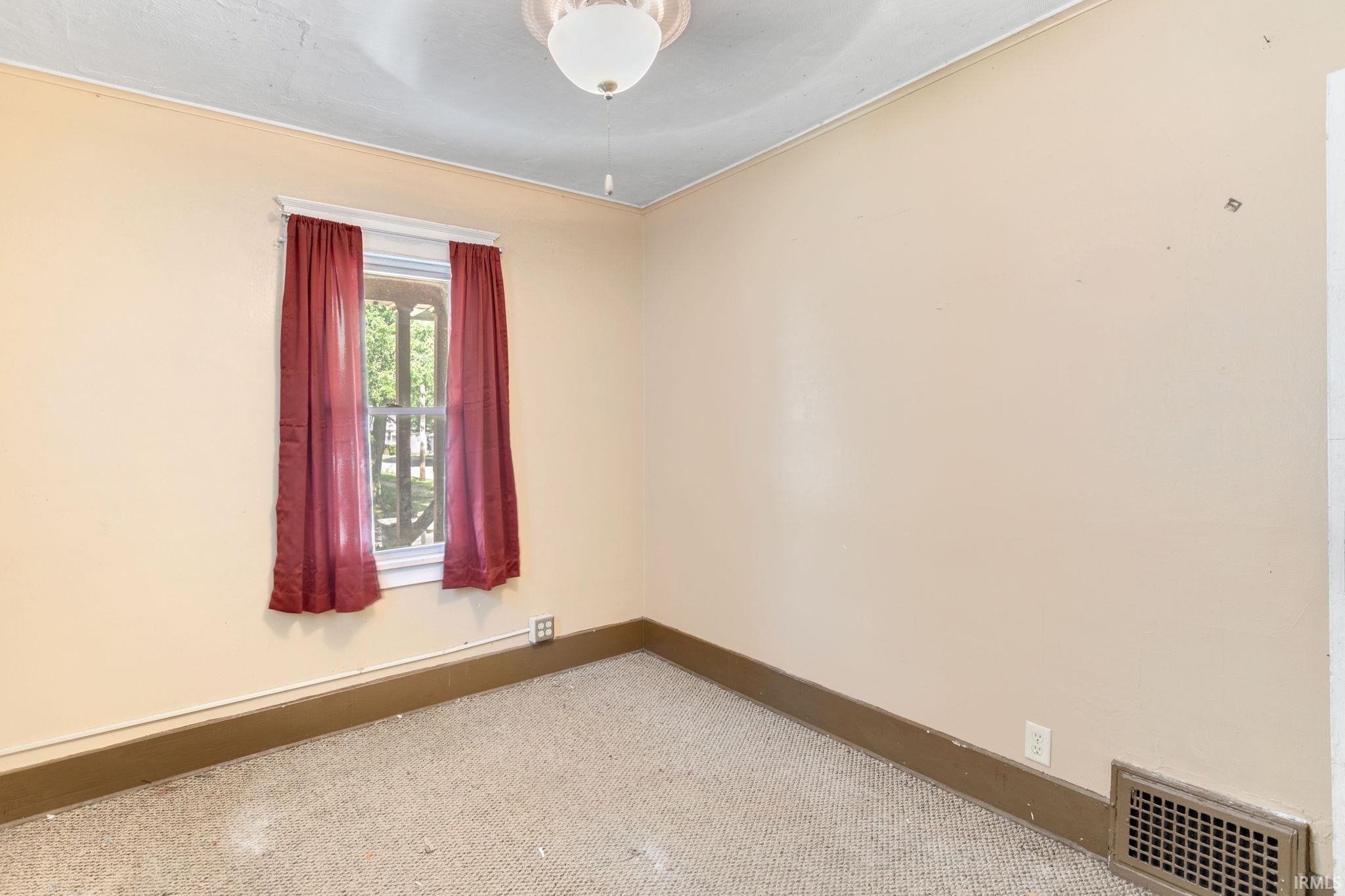1702 S Taylor Street South Bend IN 46613
