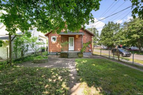 1702 S Taylor Street South Bend IN 46613