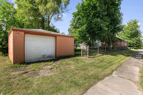 1702 S Taylor Street South Bend IN 46613