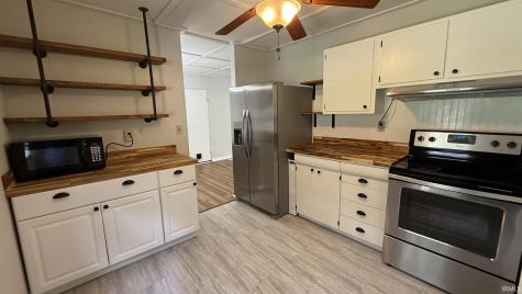 1424 S Pleasantview Drive Yorktown IN 47396