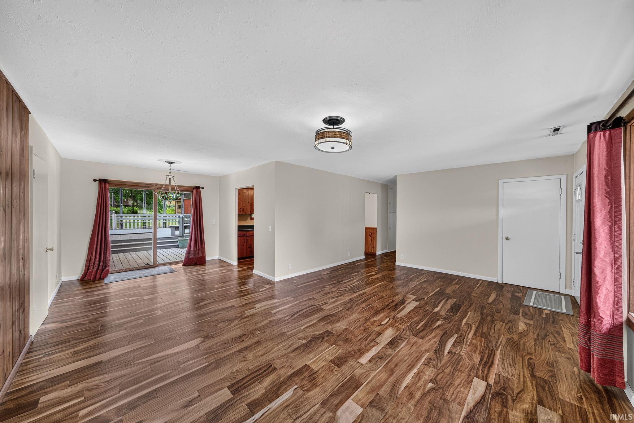 1962 E La Salle Avenue Mishawaka IN 46545