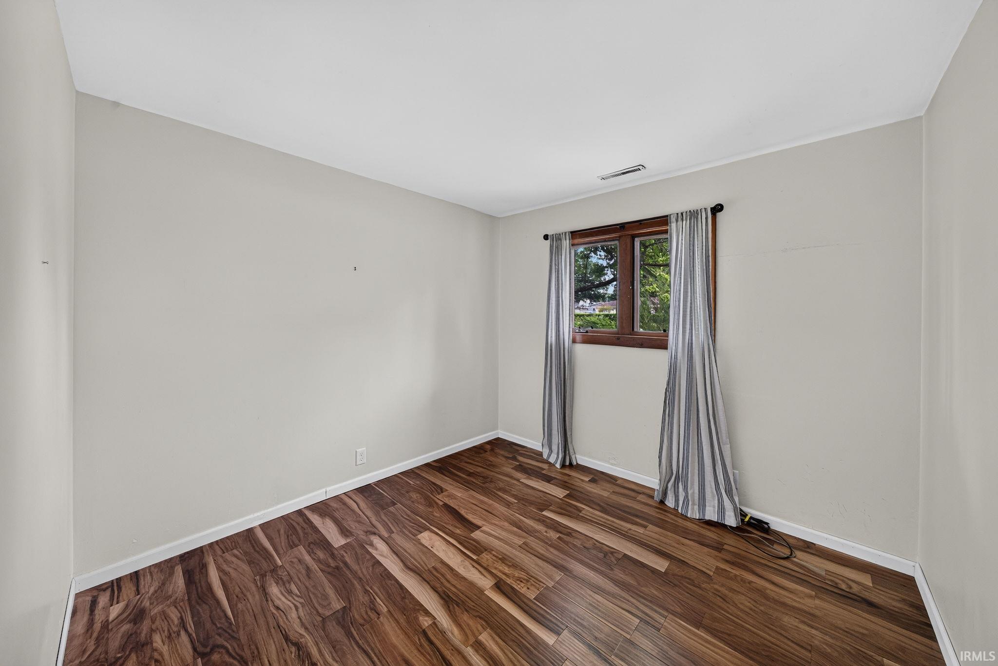1962 E La Salle Avenue Mishawaka IN 46545