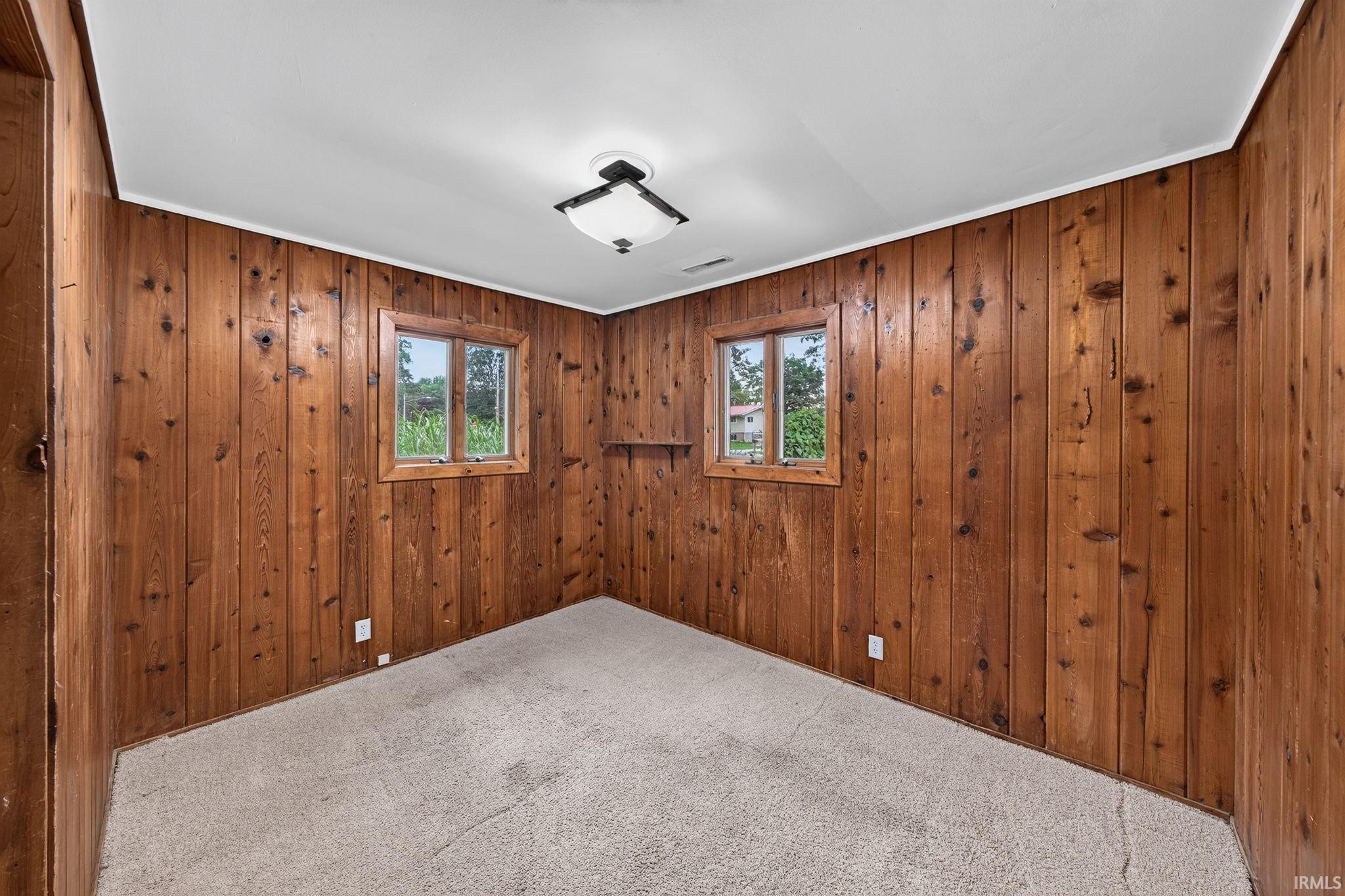1962 E La Salle Avenue Mishawaka IN 46545