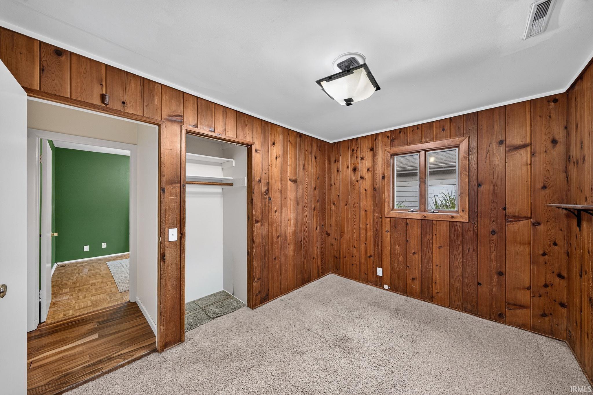 1962 E La Salle Avenue Mishawaka IN 46545