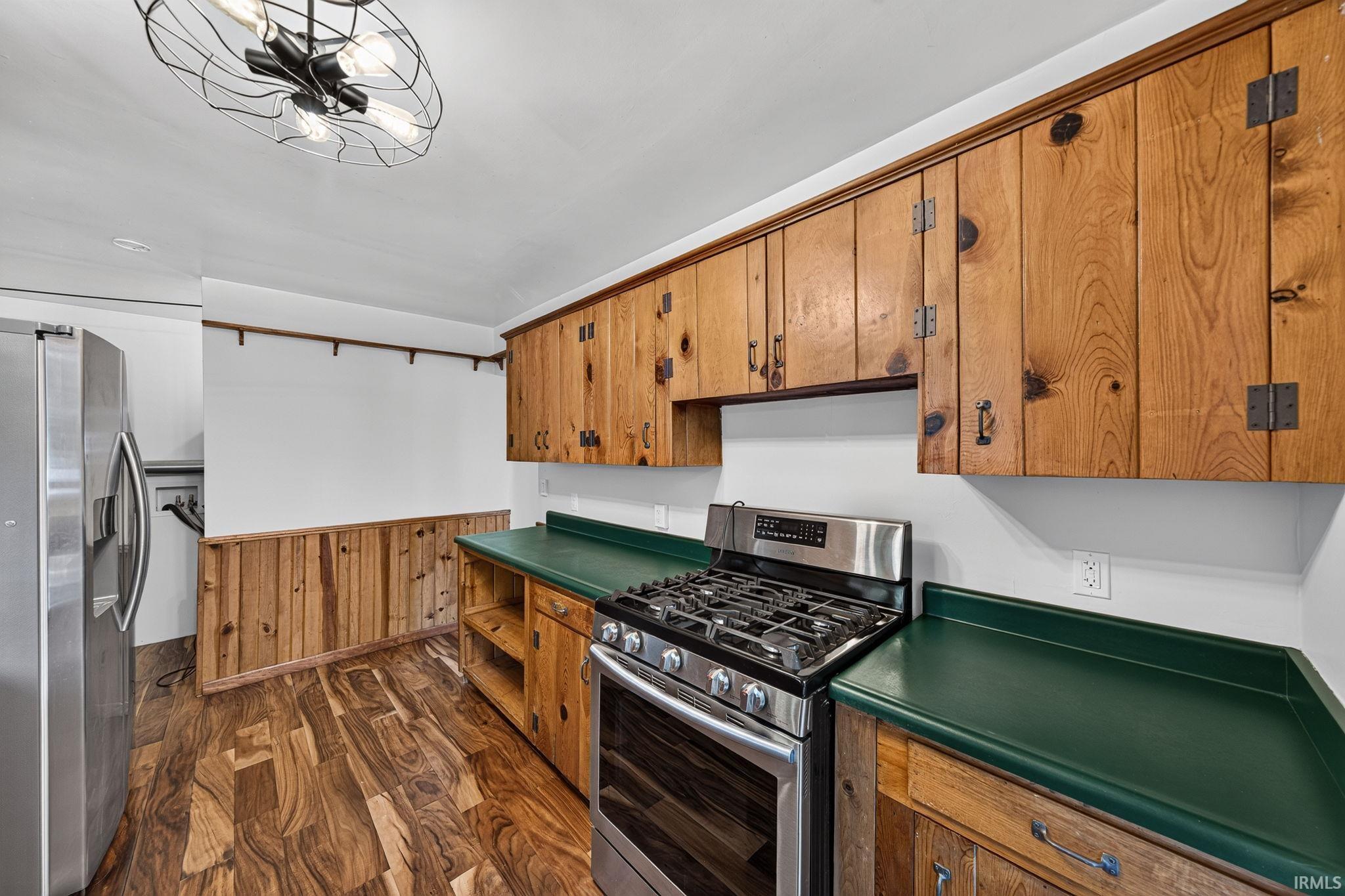 1962 E La Salle Avenue Mishawaka IN 46545