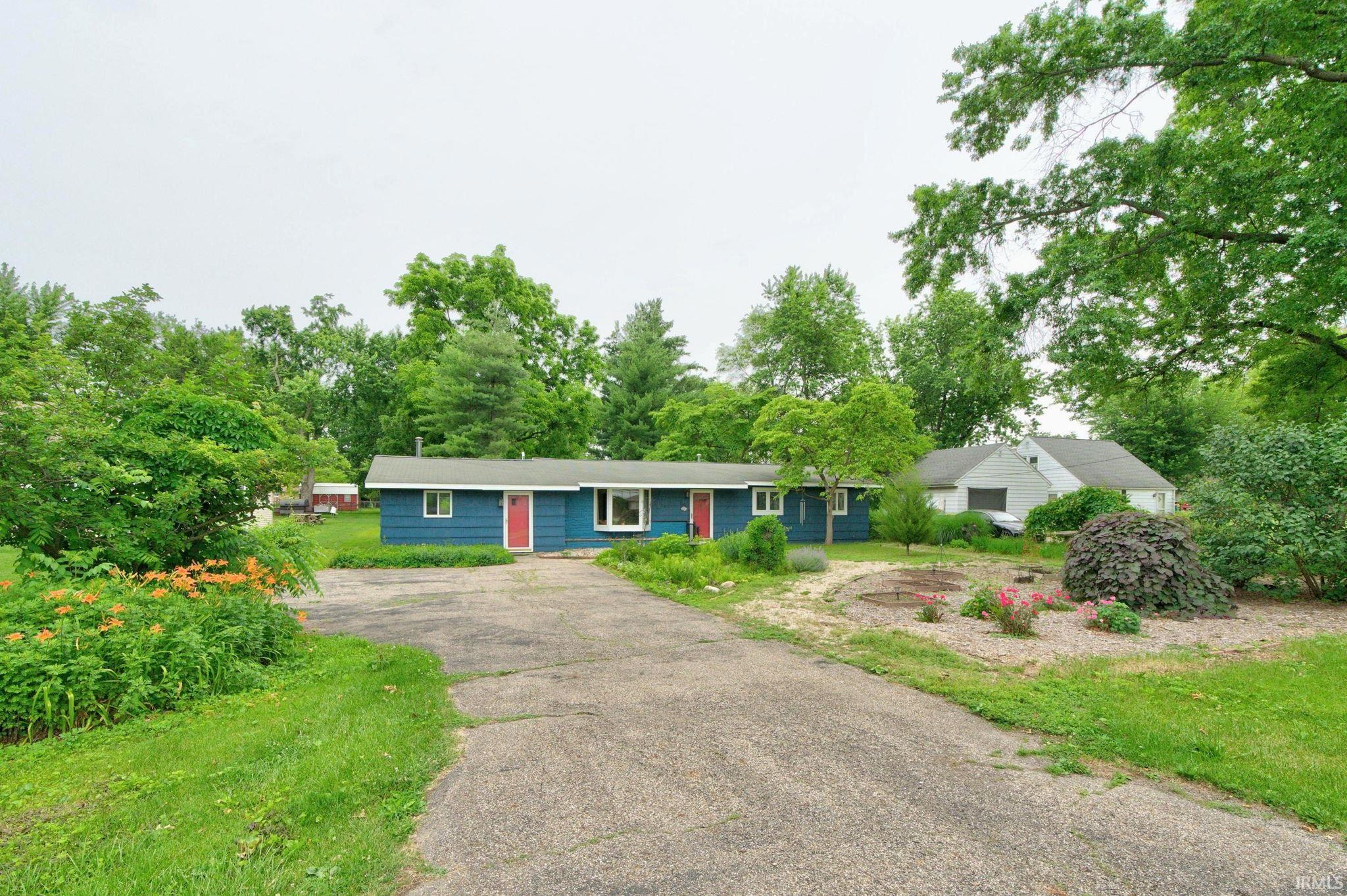 1962 E La Salle Avenue Mishawaka IN 46545