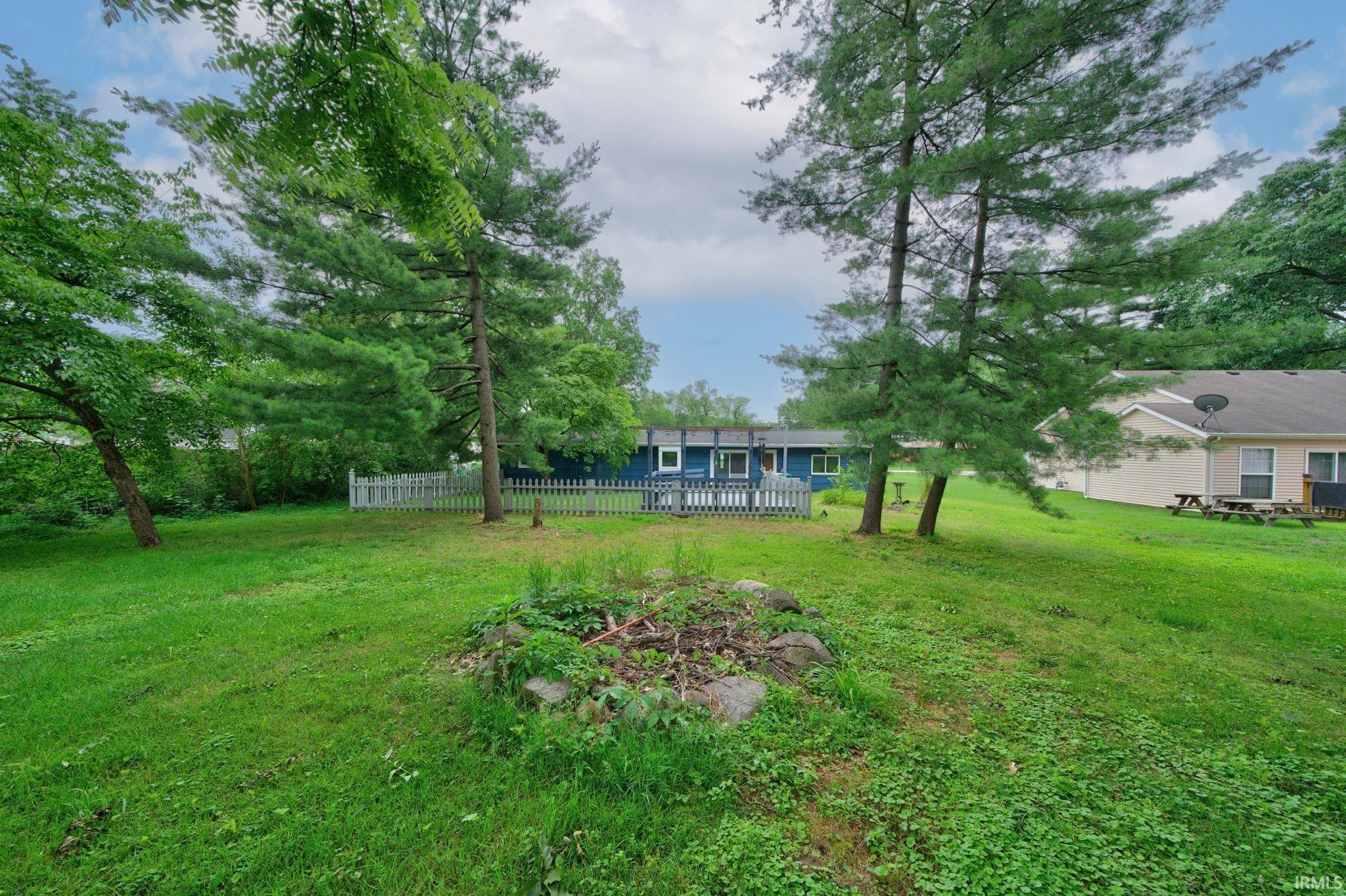 1962 E La Salle Avenue Mishawaka IN 46545