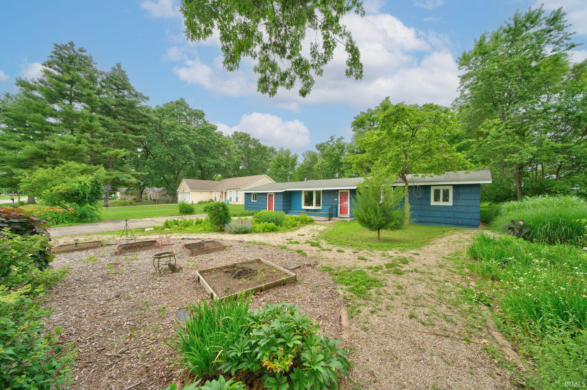 1962 E La Salle Avenue Mishawaka IN 46545