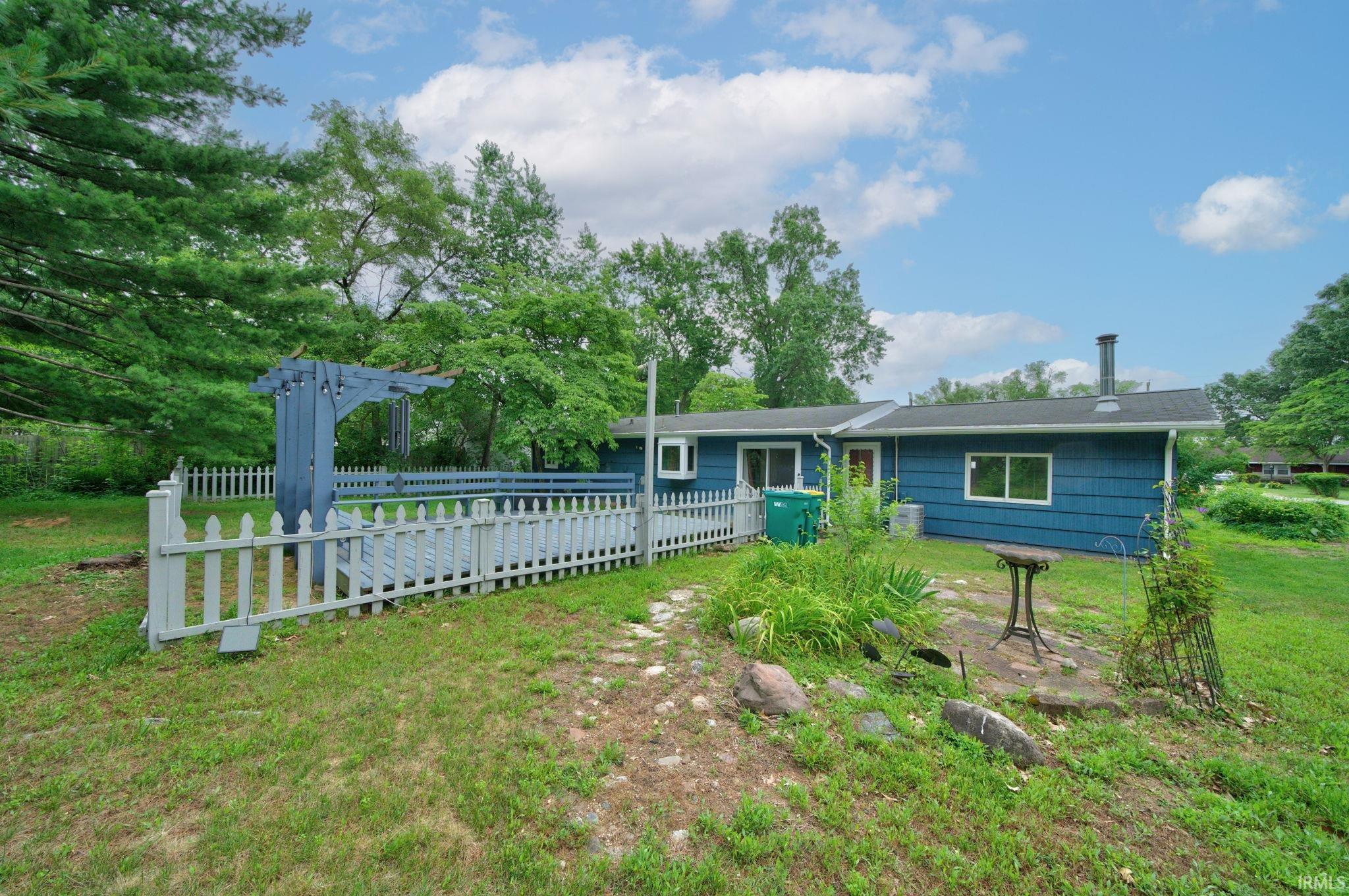 1962 E La Salle Avenue Mishawaka IN 46545
