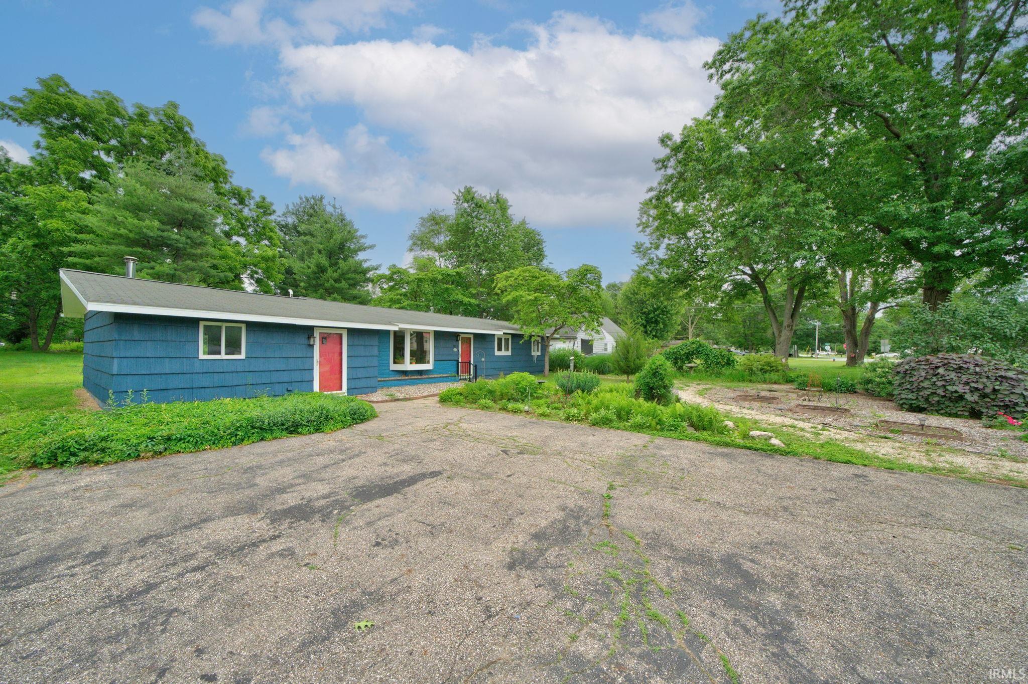 1962 E La Salle Avenue Mishawaka IN 46545