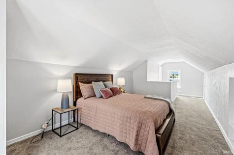 1216 Longfellow Avenue South Bend IN 46615
