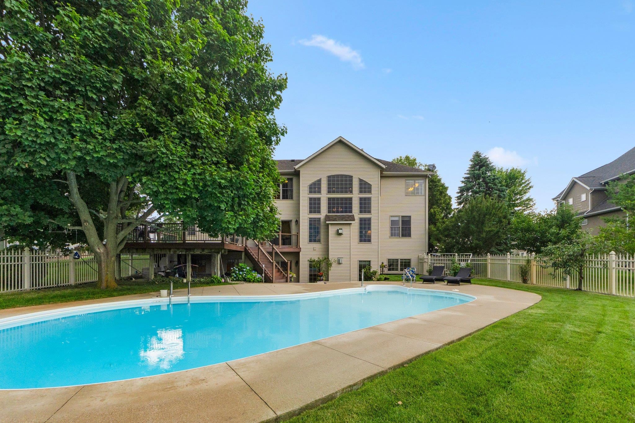 10080 Pemburry Drive Granger IN 46530