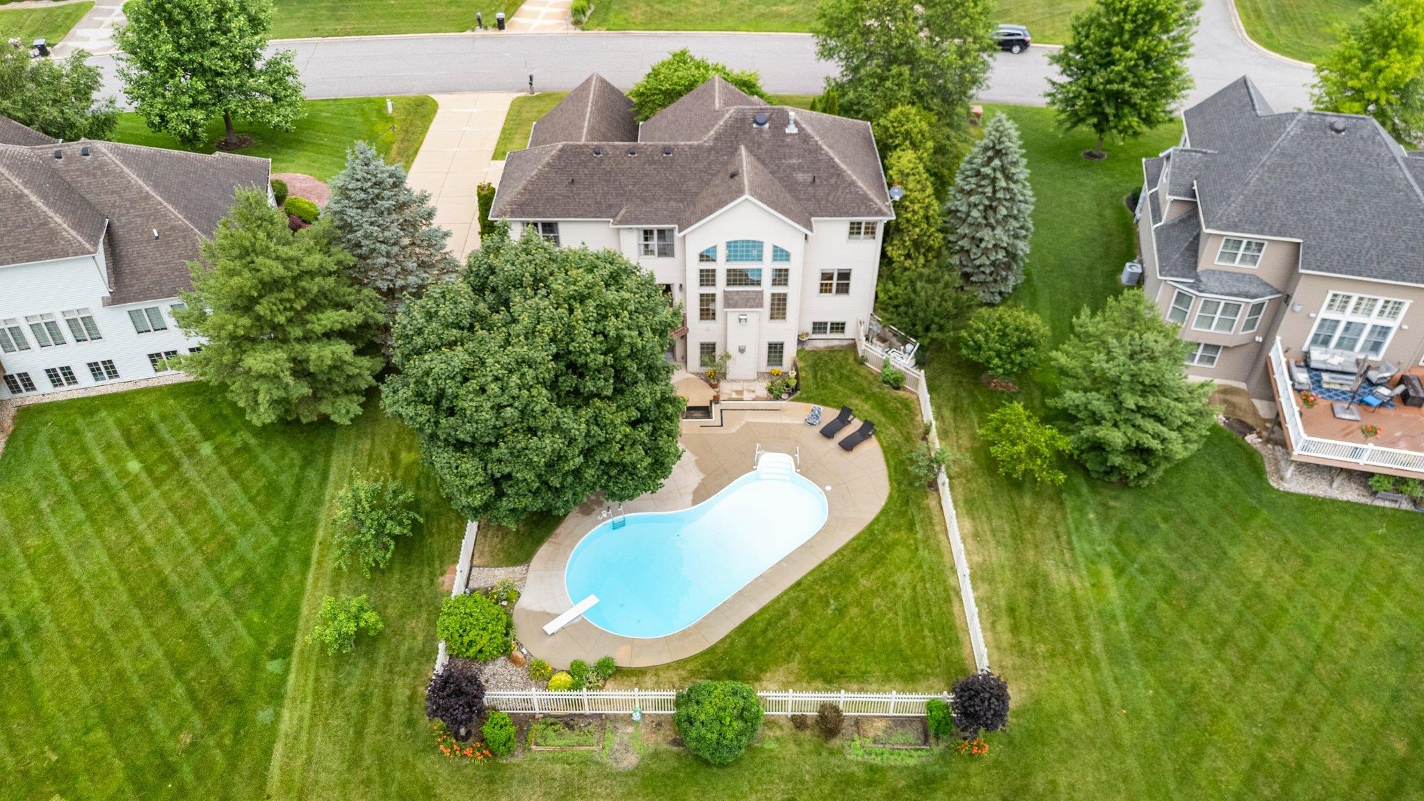 10080 Pemburry Drive Granger IN 46530