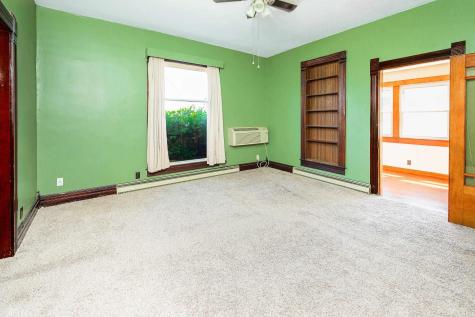 449 N 7th St Common Mitchell IN 47446