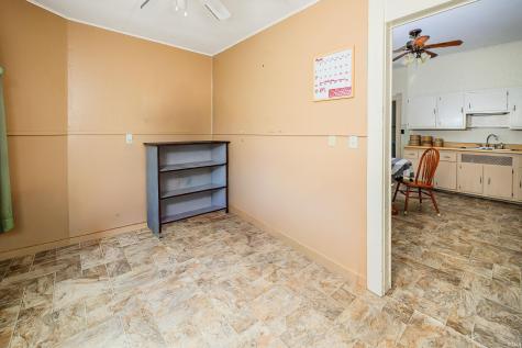 449 N 7th St Common Mitchell IN 47446