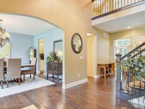 21562 Golden Maple Court South Bend IN 46628
