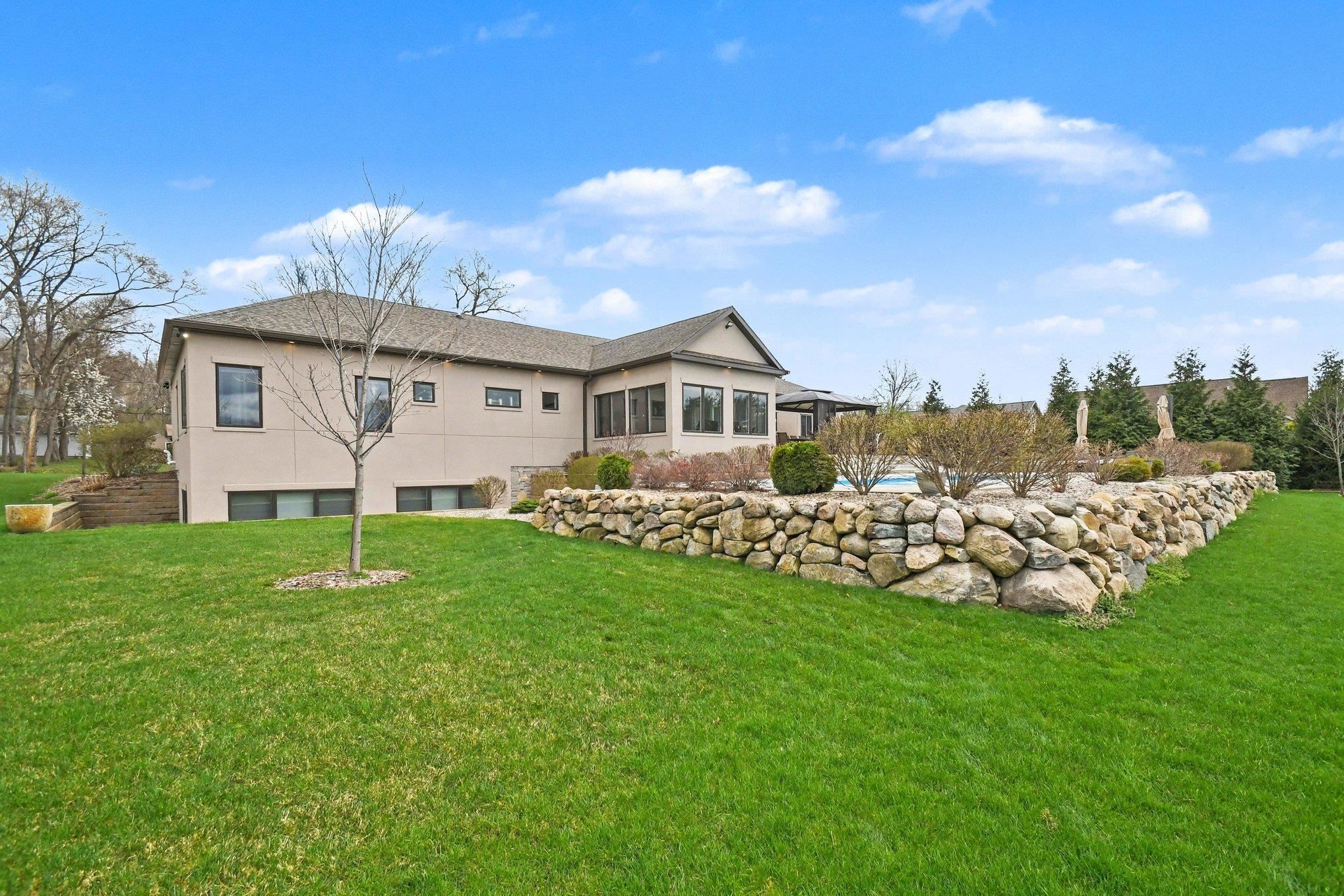 53303 Nadine Street South Bend IN 46637