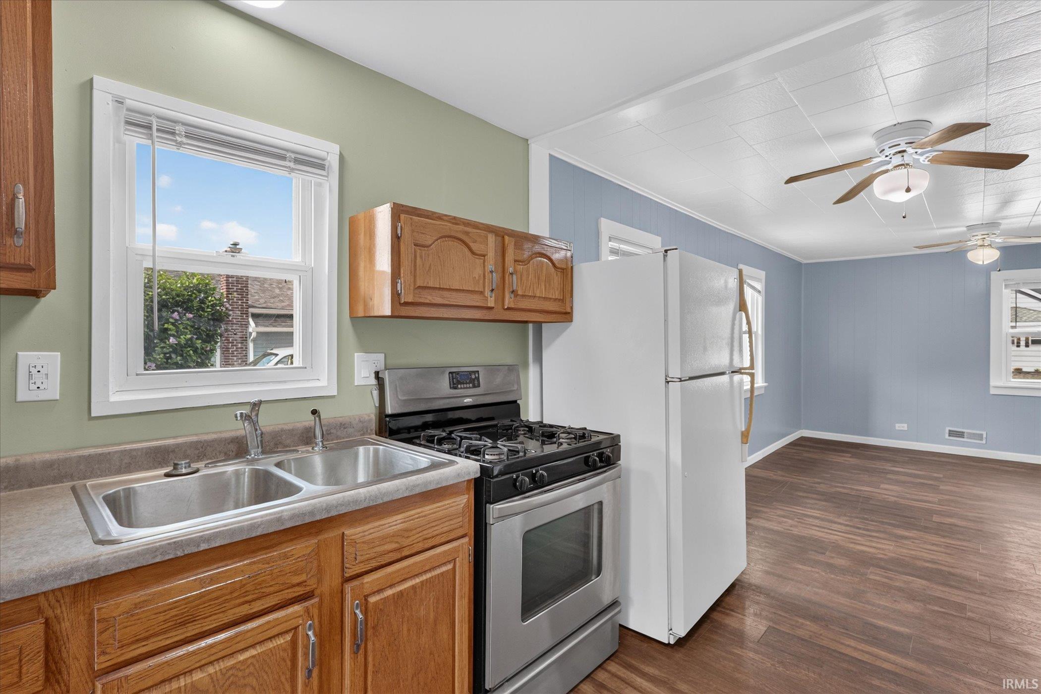 206 Helen Avenue Mishawaka IN 46544