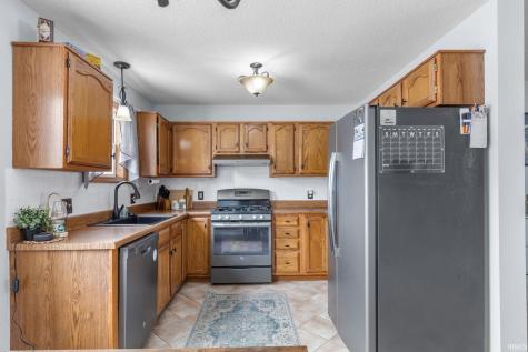 1404 Fairview Run Kendallville IN 46755