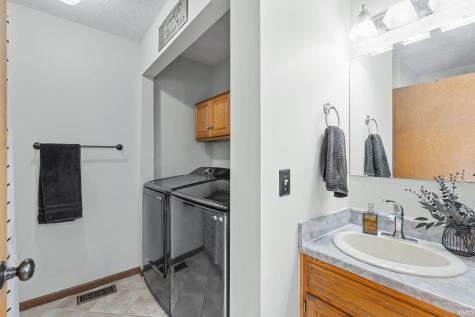 1404 Fairview Run Kendallville IN 46755