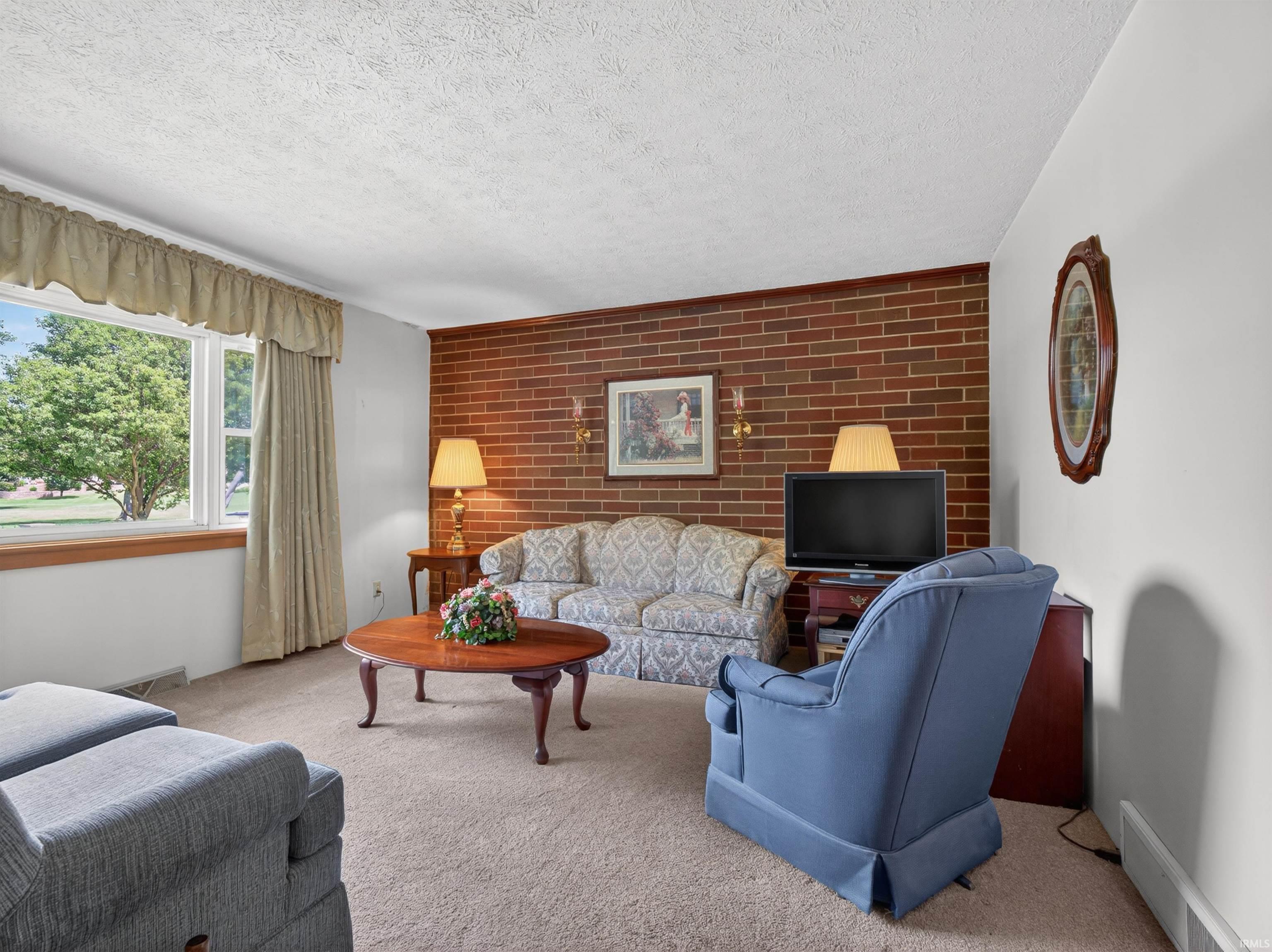 1216 E Sheridan Street Warsaw IN 46580