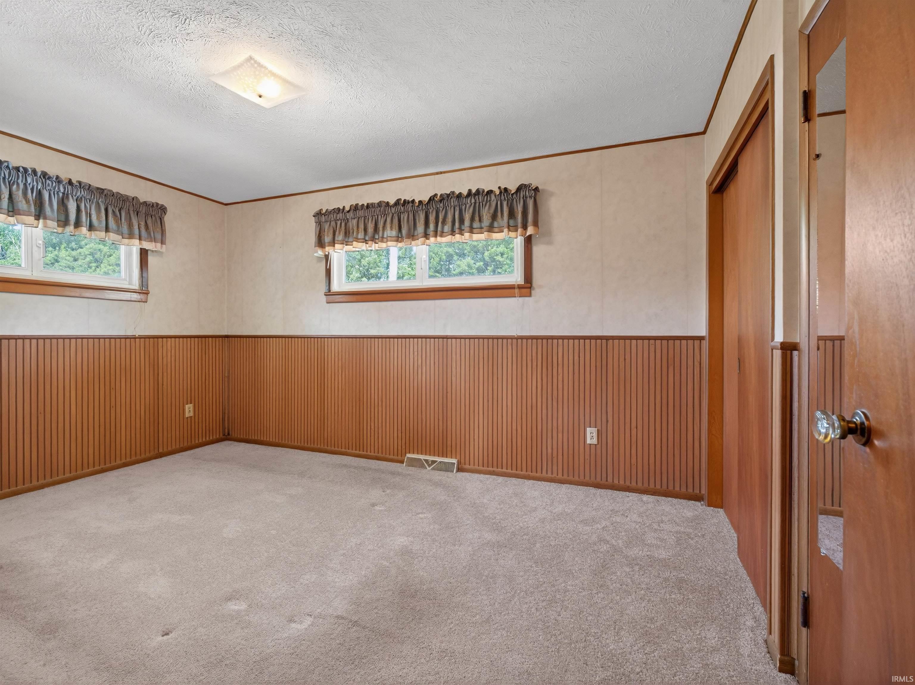 1216 E Sheridan Street Warsaw IN 46580
