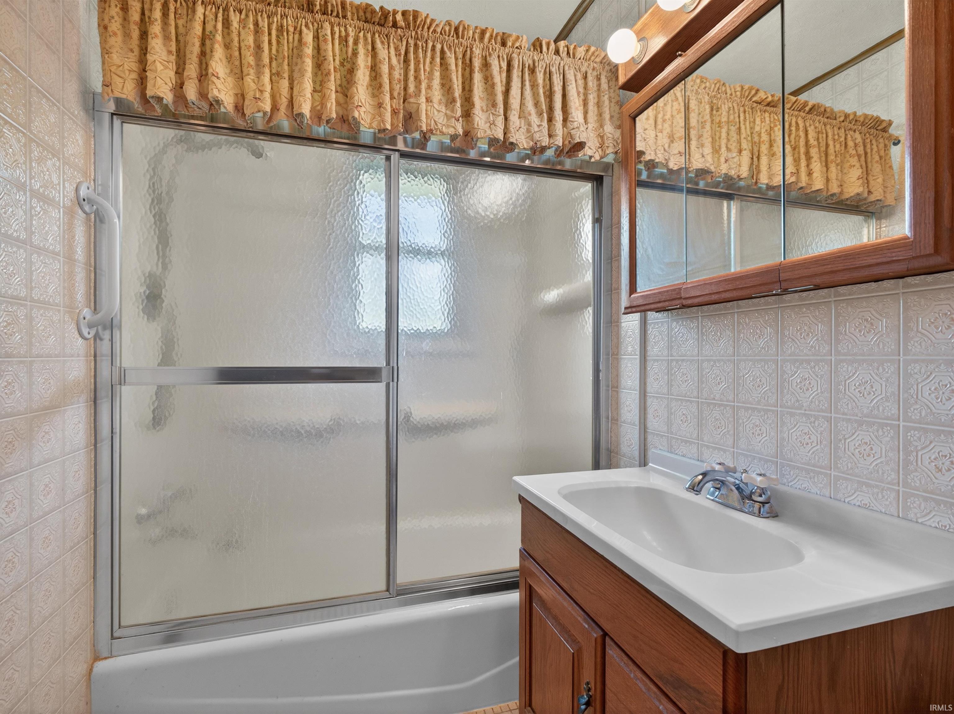 1216 E Sheridan Street Warsaw IN 46580