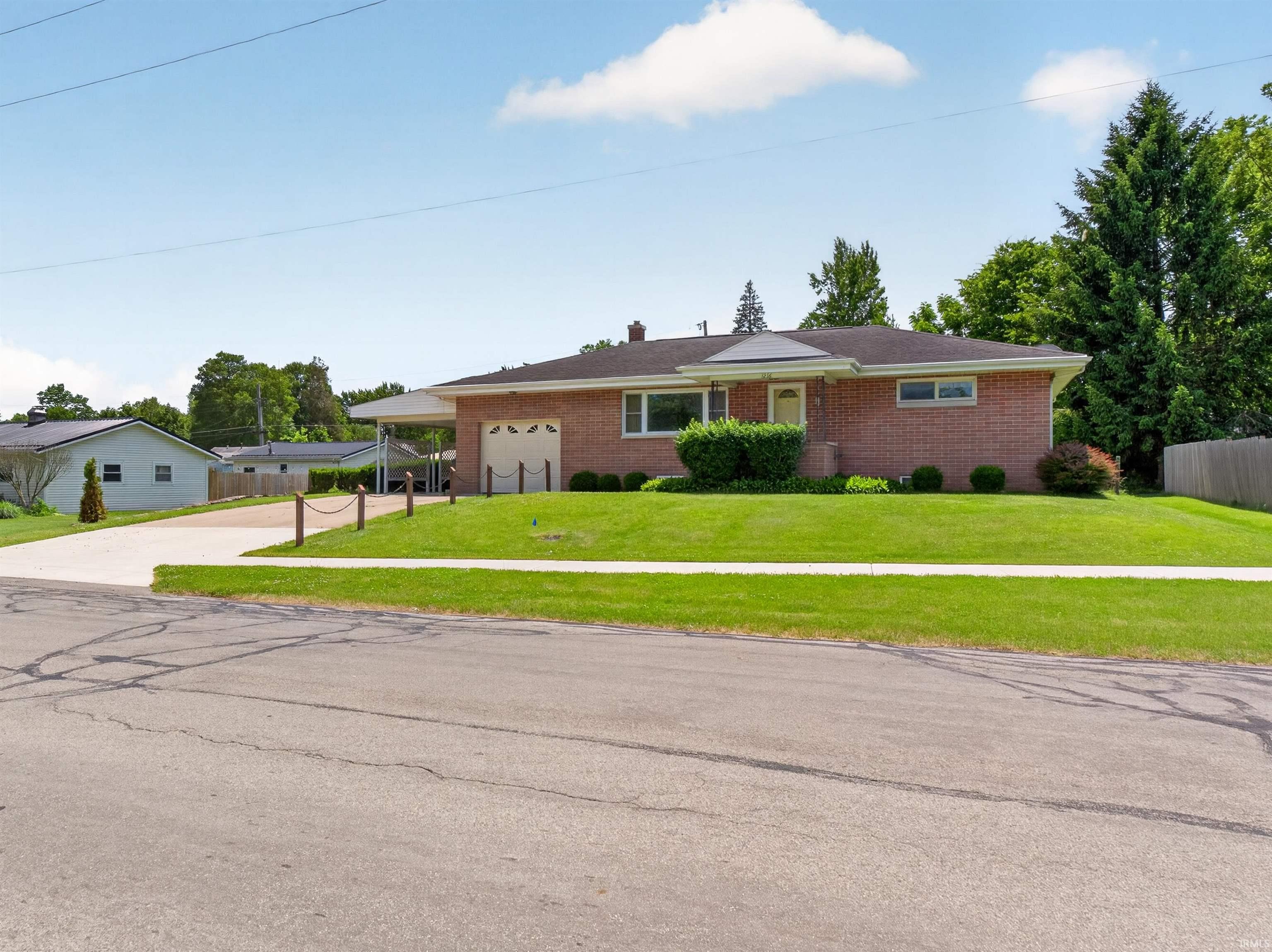 1216 E Sheridan Street Warsaw IN 46580