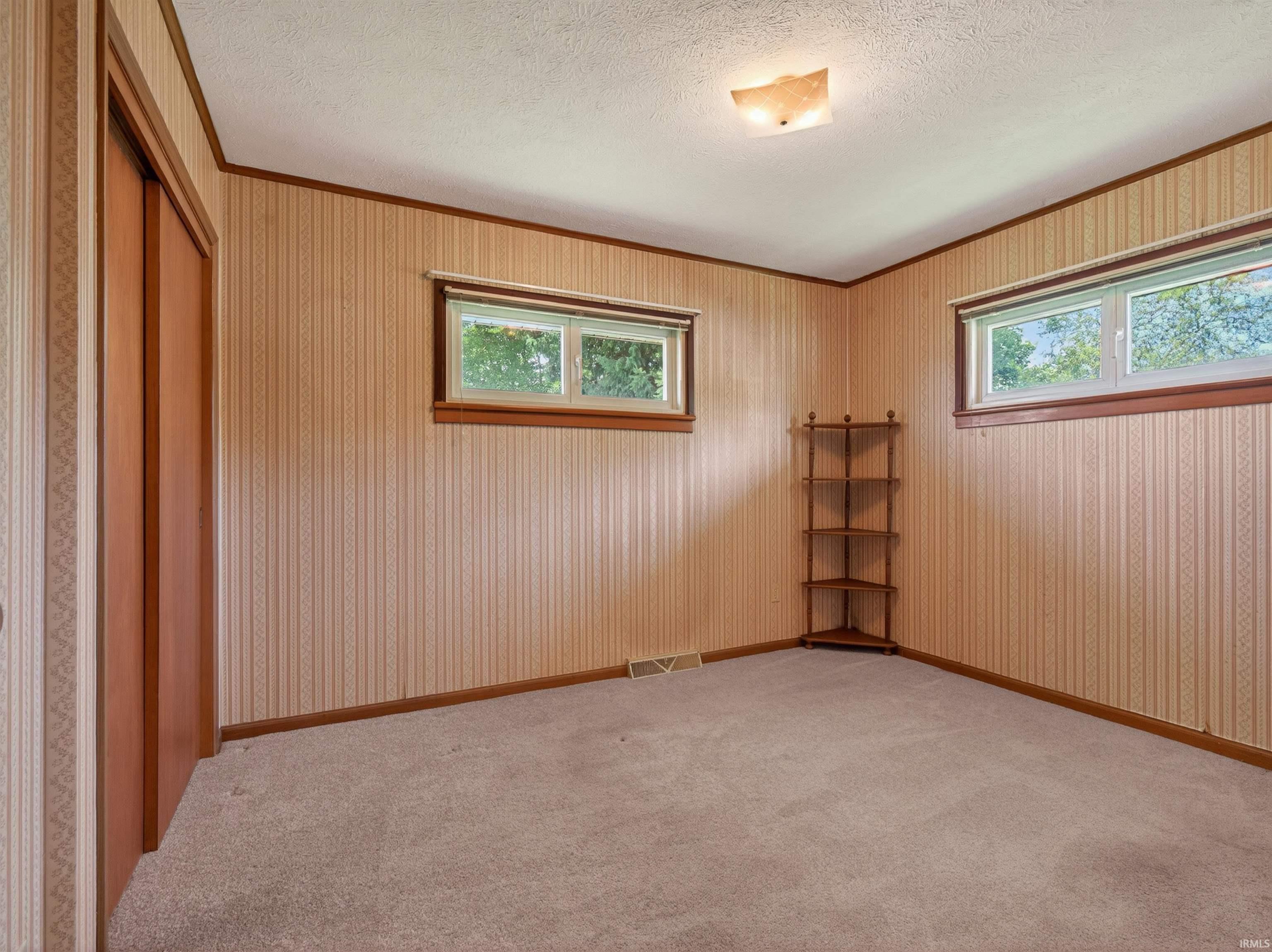 1216 E Sheridan Street Warsaw IN 46580