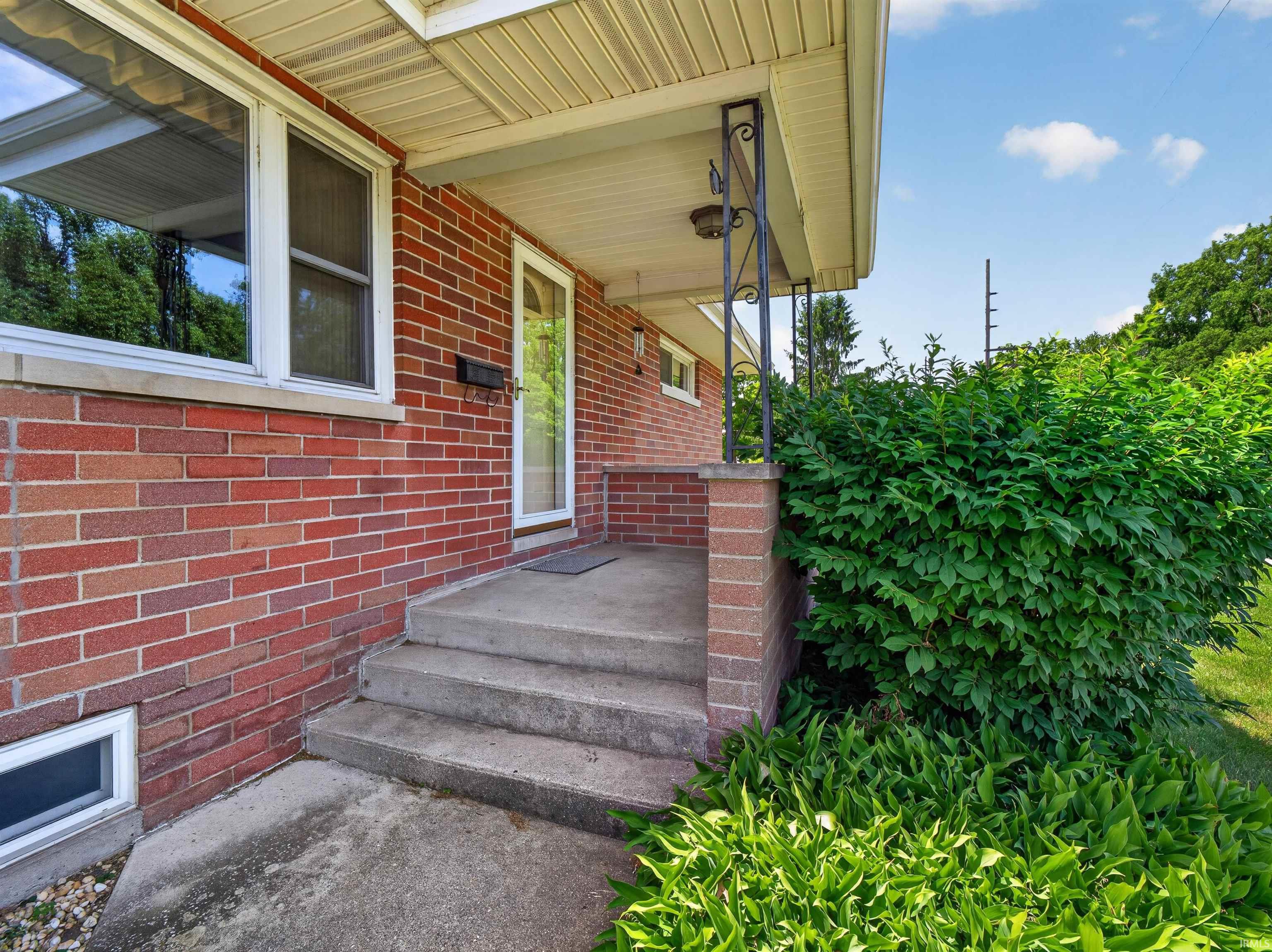 1216 E Sheridan Street Warsaw IN 46580