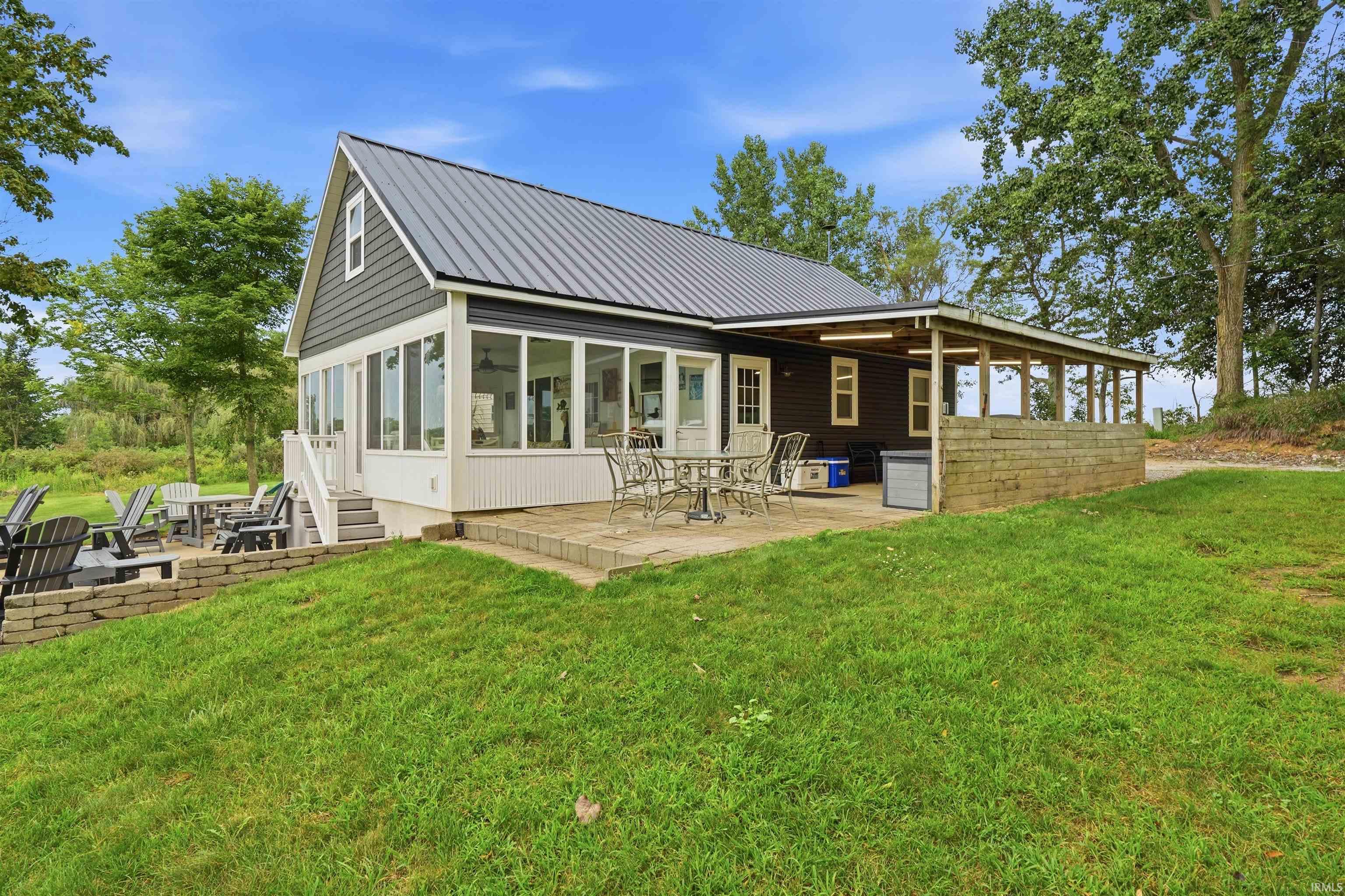 5443 W Diamond Lake Road Wawaka IN 46794