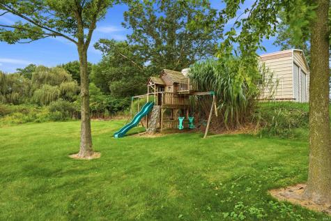 5443 W Diamond Lake Road Wawaka IN 46794