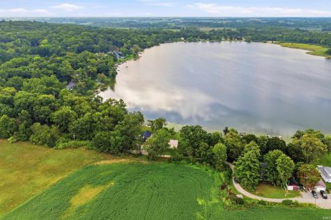 5443 W Diamond Lake Road Wawaka IN 46794