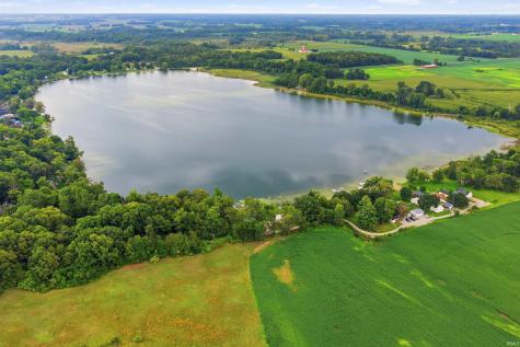 5443 W Diamond Lake Road Wawaka IN 46794