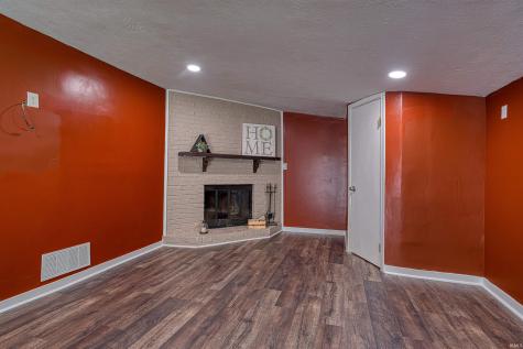 7701 Bartels Road Evansville IN 47710
