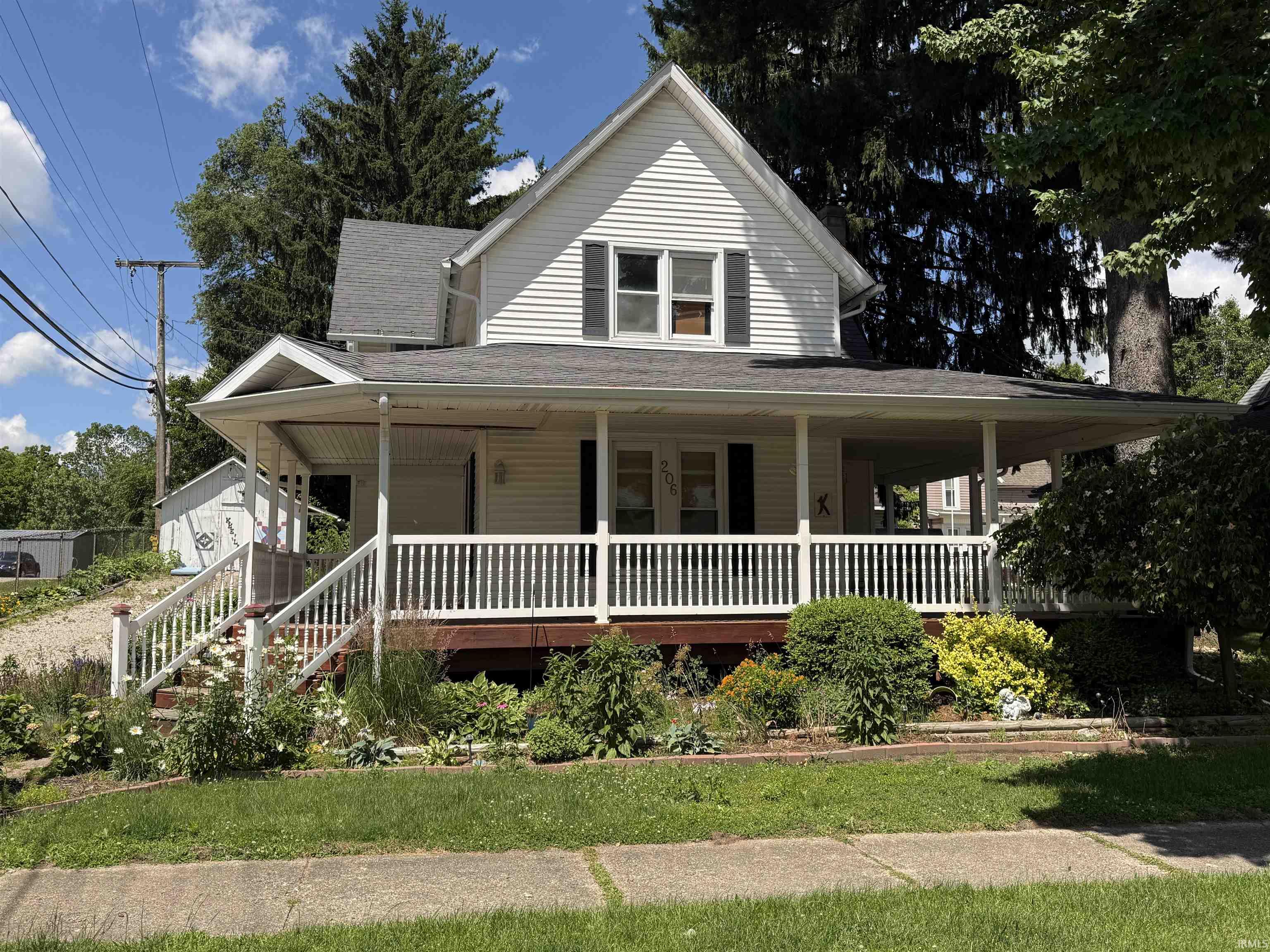 206 S Mountain Lagrange IN 46761