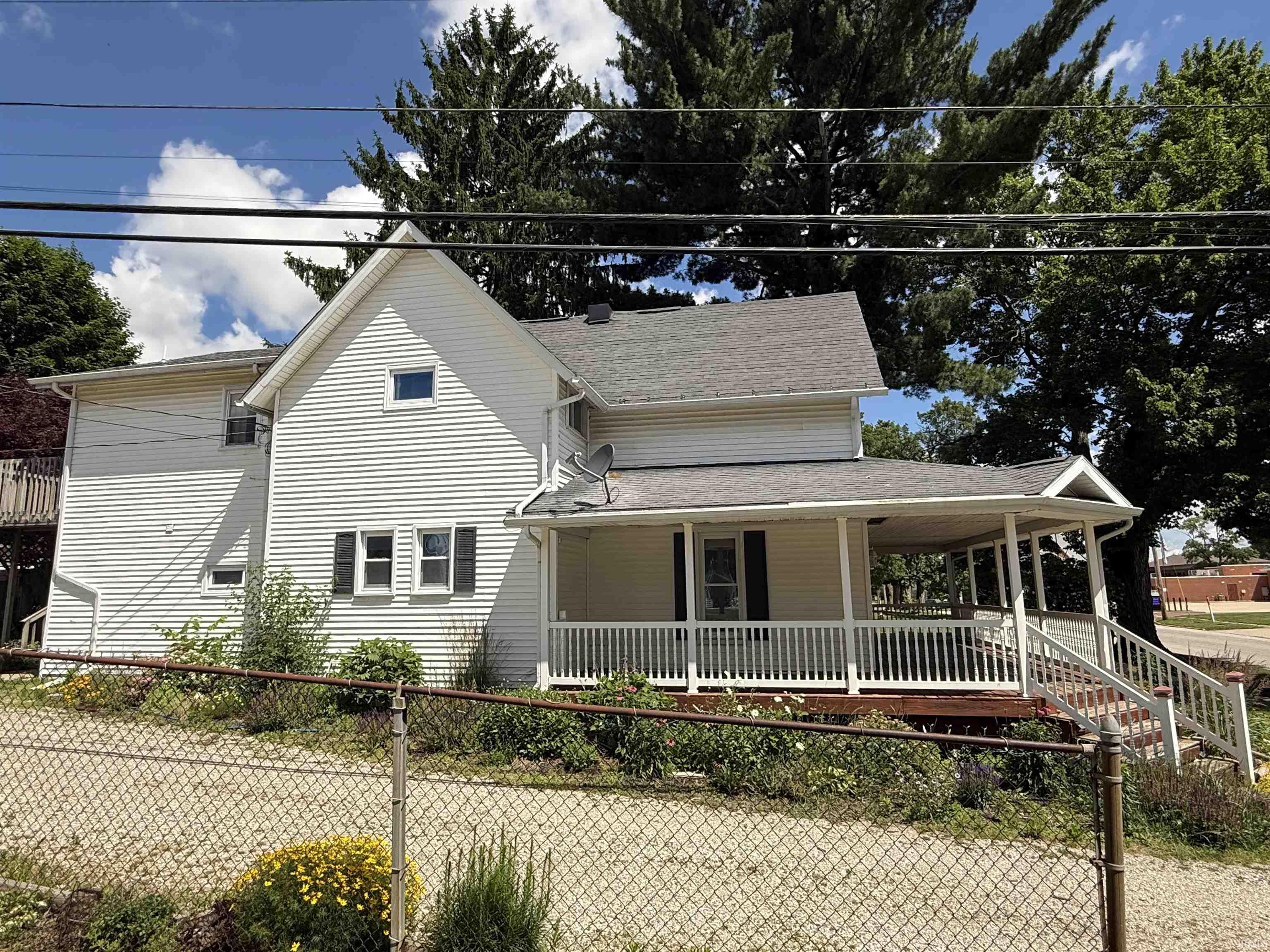206 S Mountain Lagrange IN 46761