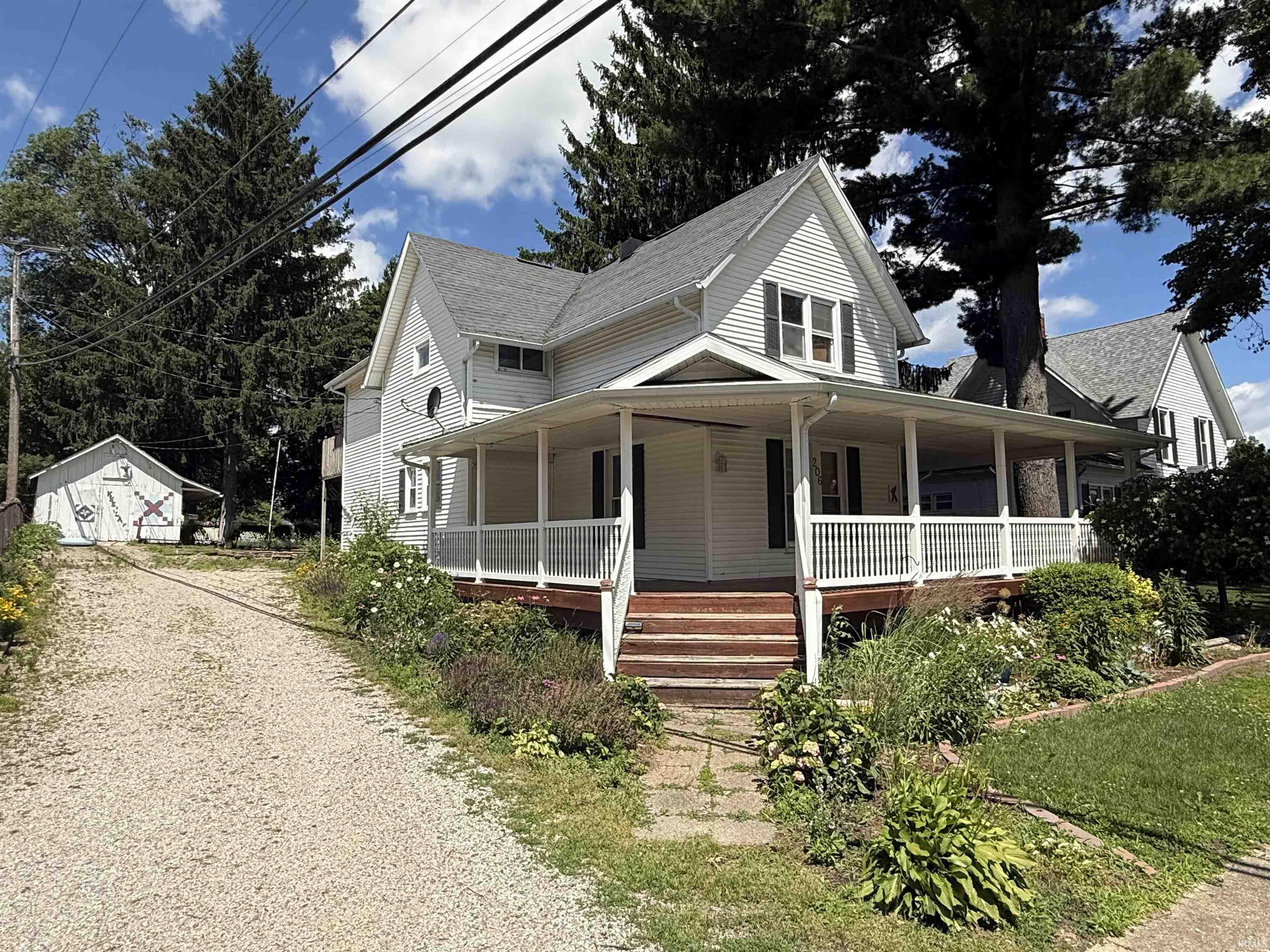 206 S Mountain Lagrange IN 46761
