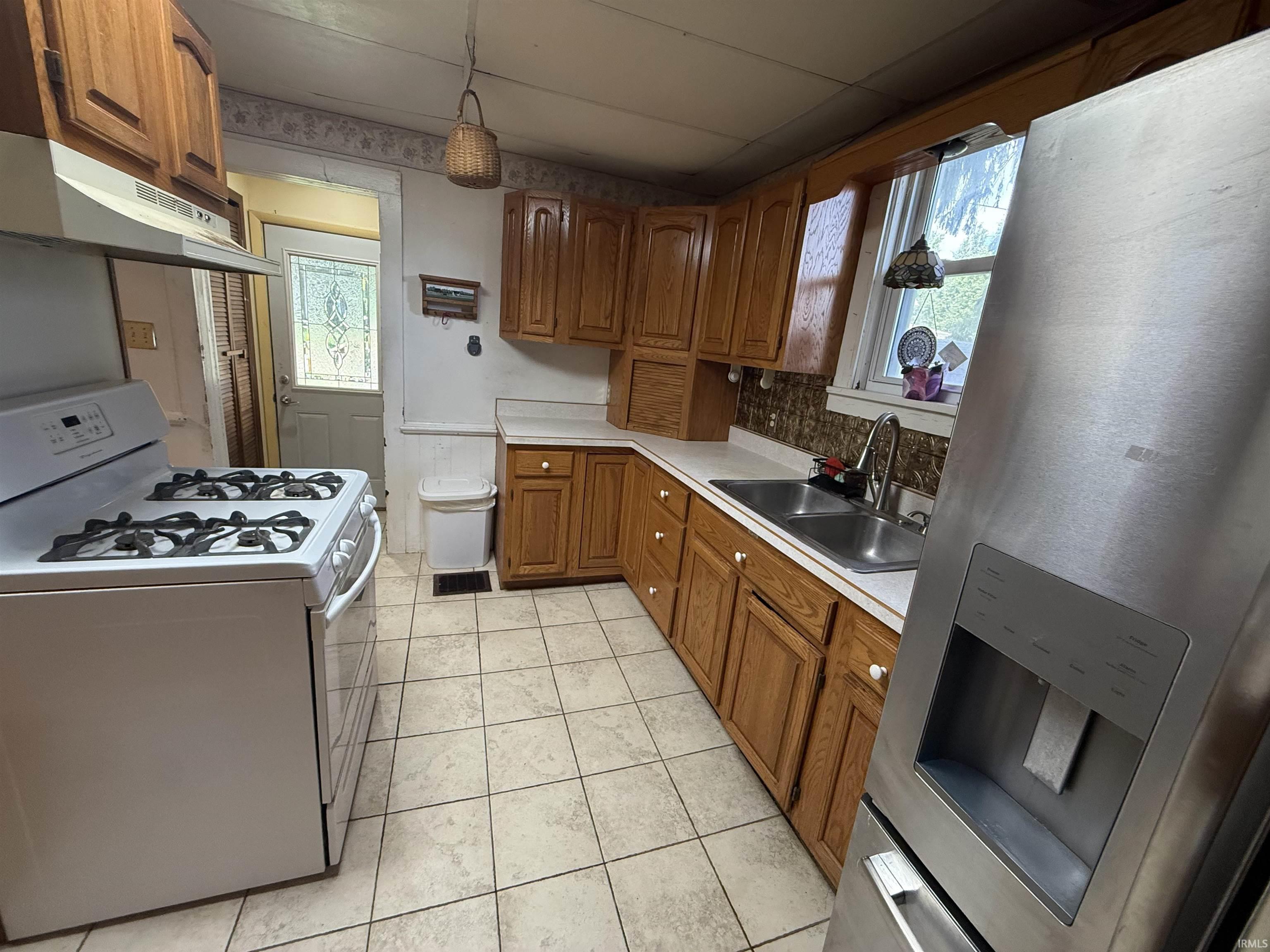206 S Mountain Lagrange IN 46761