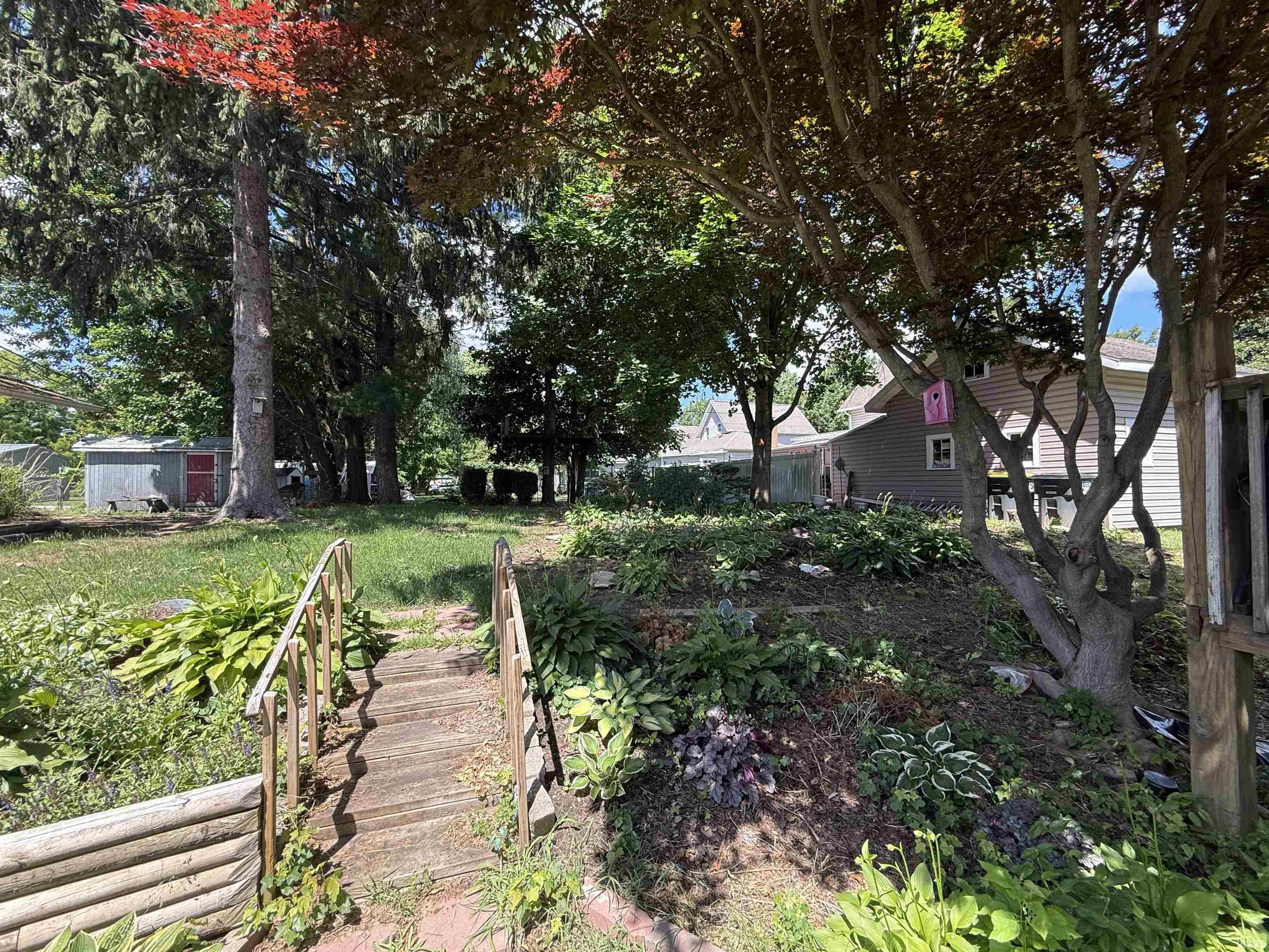 206 S Mountain Lagrange IN 46761