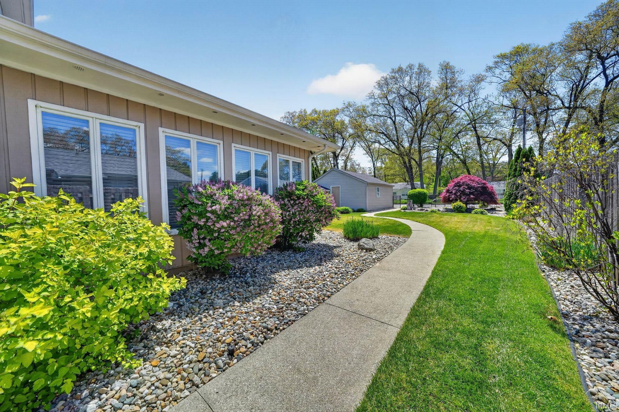 26199 Lake Drive Elkhart IN 46514