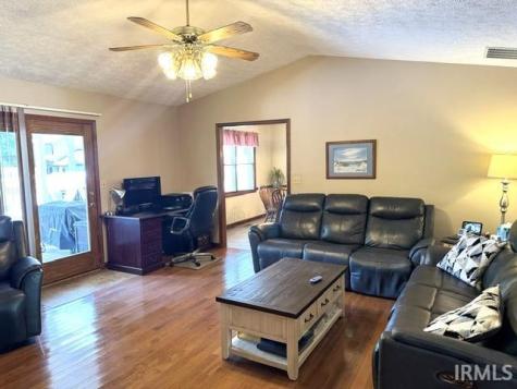 1472 Sandalwood Court Evansville IN 47720