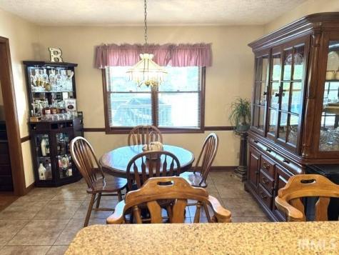 1472 Sandalwood Court Evansville IN 47720