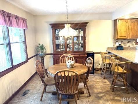 1472 Sandalwood Court Evansville IN 47720