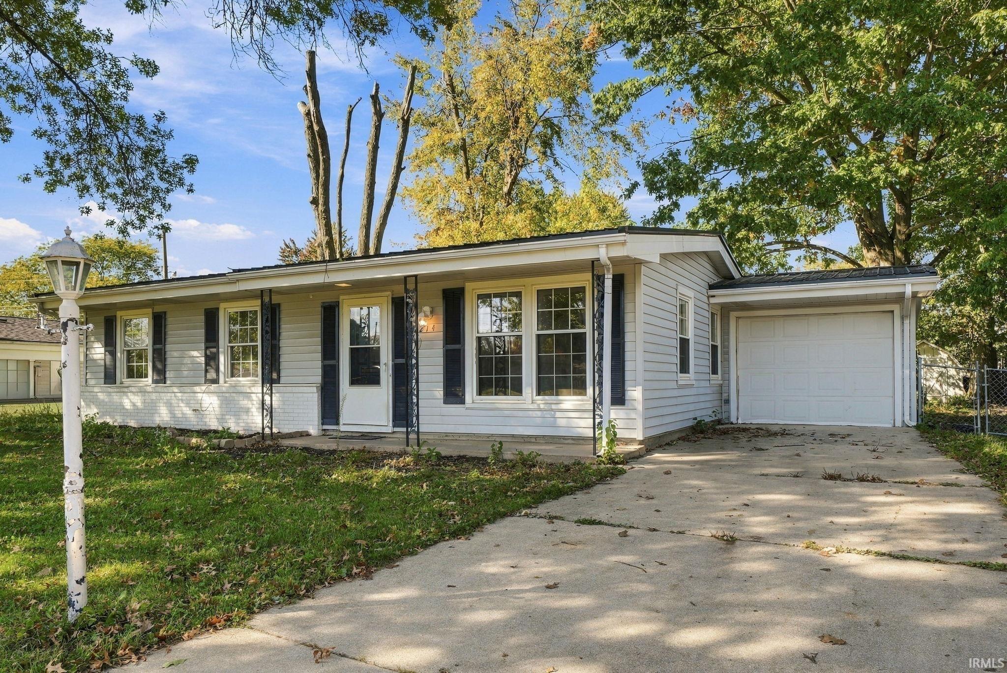 214 W Crown Lane Fort Wayne IN 46807