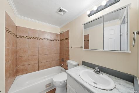214 W Crown Lane Fort Wayne IN 46807
